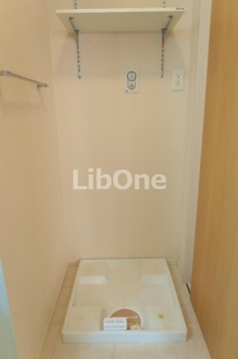 【洗面所】 | Gloire ete six 舞浜 | 室内画像は別室105号室のものとなります。間取反転タイプです。募集中のお部屋と異なりますので、予めご了承ください。