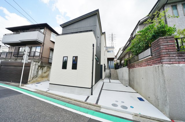 【横浜市保土ケ谷区藤塚町174-5新築戸建てＡ号棟】★仲介手数料無料★（初音ヶ丘小学校・橘中学校）の外観