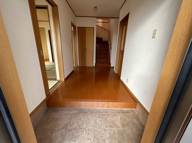 岩出市根来・中古戸建・113296の玄関