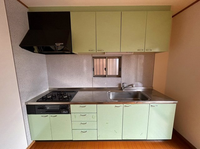 岩出市根来・中古戸建・113296のキッチン