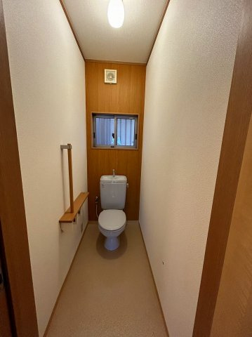 岩出市根来・中古戸建・113296のトイレ