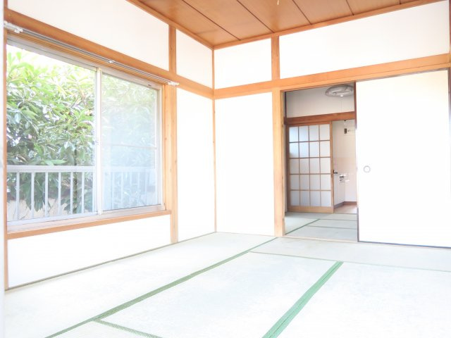 山本ハイツの和室