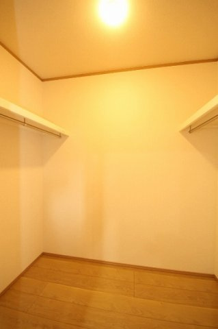 クラフトコーヴォの収納|ウォークインクローゼットです