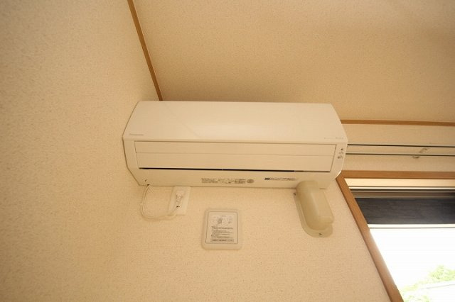 クラフトコーヴォの設備|リビングのエアコンです