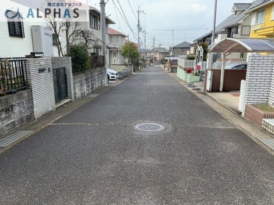 【前面道路含む現地写真】 | 三木市志染町青山６丁目　中古戸建 | 前面道路は広々しておりお車の駐車も楽々です♪
