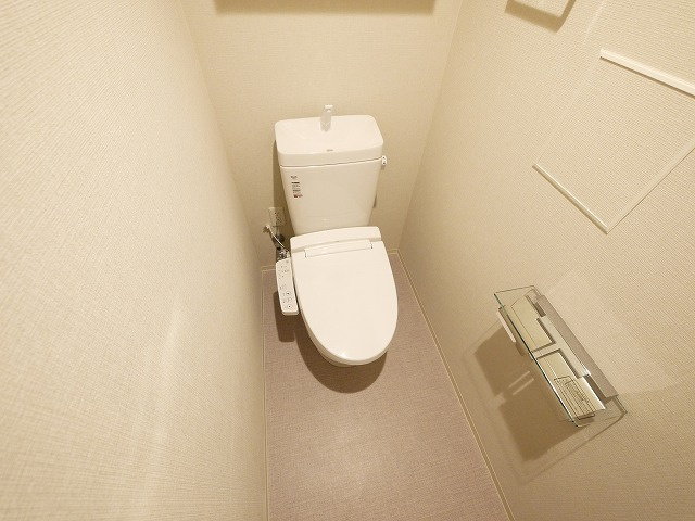 セレニティプレイス 桂のトイレ|ゆったりとした空間のトイレです