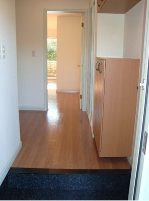 【玄関】 | スプリングチェリーⅡ | ※同物件・反転タイプの写真です。