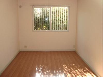 【洋室】 | スプリングチェリーⅡ | ※同物件・反転タイプの写真です。