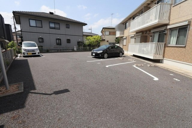 Elan（エラン）の駐車場