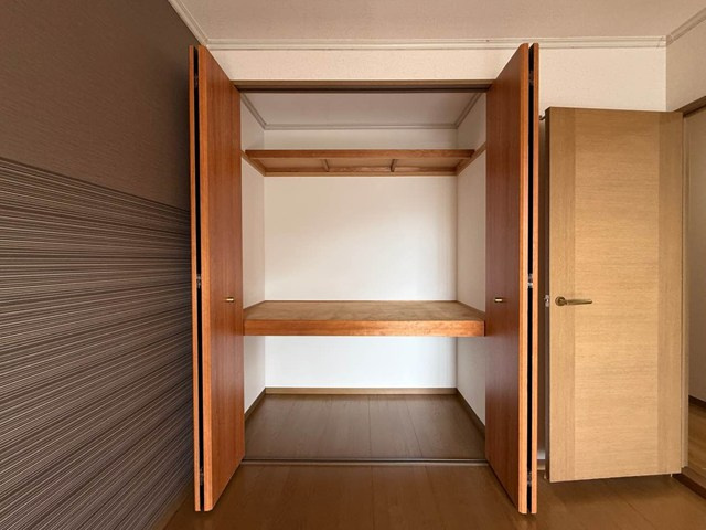 【収納】 | オーソネタウンハウス七番館 | 洋室7帖のお部屋にある収納スペースです☆奥行きのある収納スペースで荷物の多い方も安心！