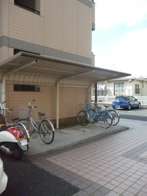 【駐車場】 | オーソネタウンハウス七番館 | いつでも目の届く敷地内に駐車場があります♪お車をお持ちのファミリーさんにオススメです☆