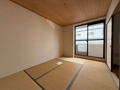 【和室】 | オーソネタウンハウス七番館 | 南東向き和室6帖☆バルコニーに繋がる落ち着くお部屋です！和室は夏場も涼しくて快適ですよ♪