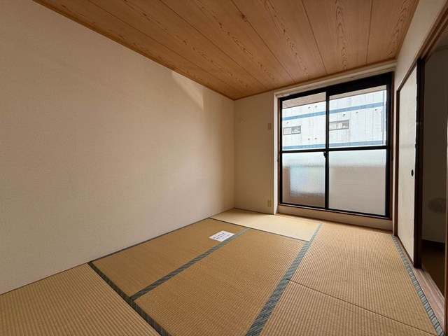 【和室】 | オーソネタウンハウス七番館 | 南東向き和室6帖☆バルコニーに繋がる落ち着くお部屋です！和室は夏場も涼しくて快適ですよ♪