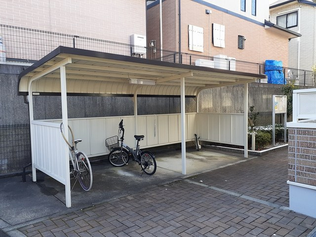 【その他共用部分】 | エステルノ | 駐輪場です