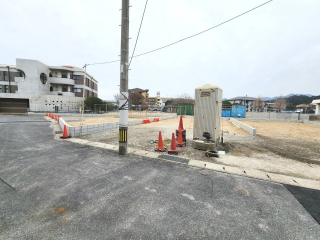 SUN COURT－サンコート－小倉南区南方2丁目　【小倉南区　新築戸建て】の駐車場|現地撮影　2023,2,6　SUN COURT－サンコート－小倉南区南方2丁目　【小倉南区　新築戸建て】