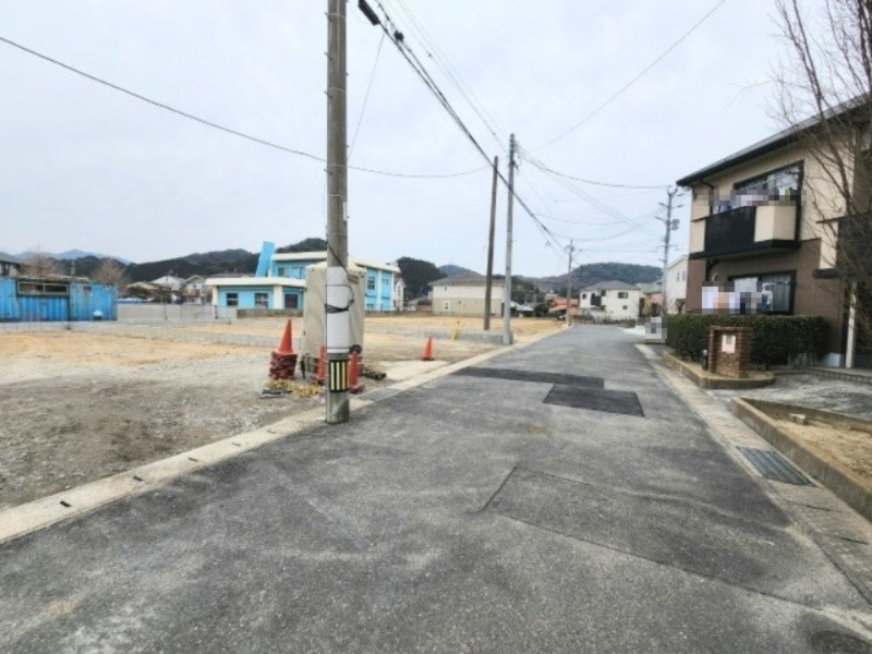SUN COURT－サンコート－小倉南区南方2丁目　【小倉南区　新築戸建て】の前面道路含む現地写真|現地撮影　2023,2,6　SUN COURT－サンコート－小倉南区南方2丁目　【小倉南区　新築戸建て】