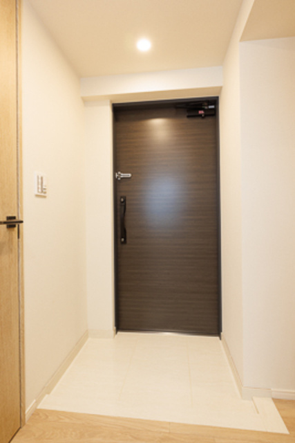 パークホームズ本郷三丁目の玄関|※写真は同タイプの別室になります