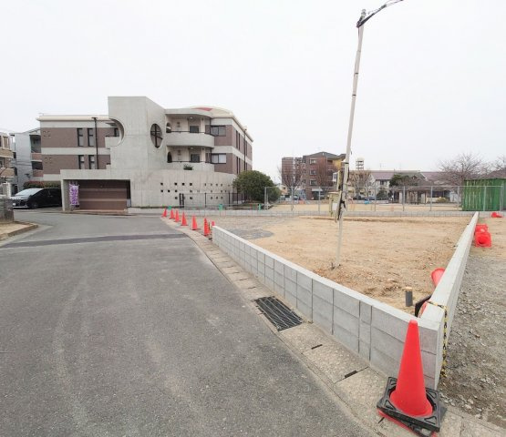 ーthe park－ザ・パークー小倉南区南方2丁目　【小倉南区　新築戸建て】の前面道路含む現地写真|現地撮影　2023,2,6　SUN COURT－サンコート－小倉南区南方2丁目　【小倉南区　新築戸建て】