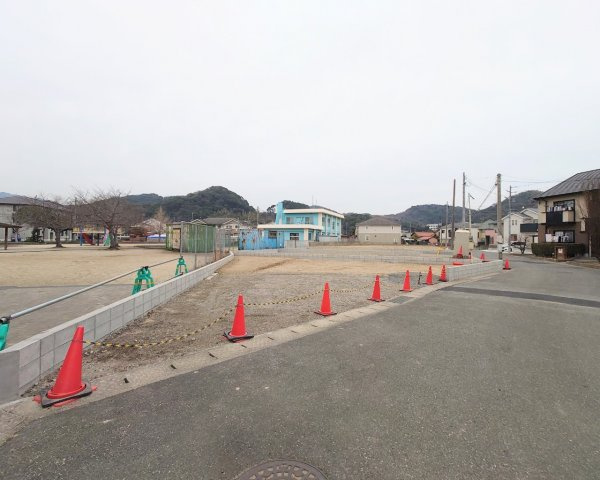 ーthe park－ザ・パークー小倉南区南方2丁目　【小倉南区　新築戸建て】の前面道路含む現地写真|現地撮影　2023,2,6　SUN COURT－サンコート－小倉南区南方2丁目　【小倉南区　新築戸建て】