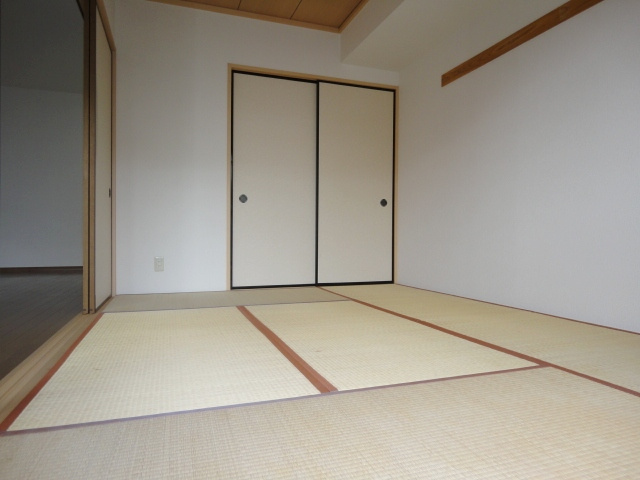 ハイツサンリバーⅤの収納|専用の収納スペースです