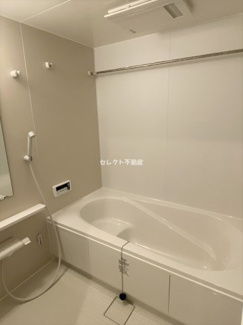 【浴室】 | コンフォール松江 | 【コンフォール松江】一坪風呂で足をのばしてゆったりリラックス出来ます♪浴室乾燥機付きです