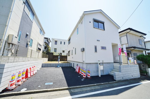 【横浜市保土ケ谷区法泉２丁目14-10新築戸建て】★仲介手数料無料★（初音ヶ丘小学校・橘中学校）の外観