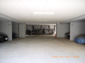 【駐車場】