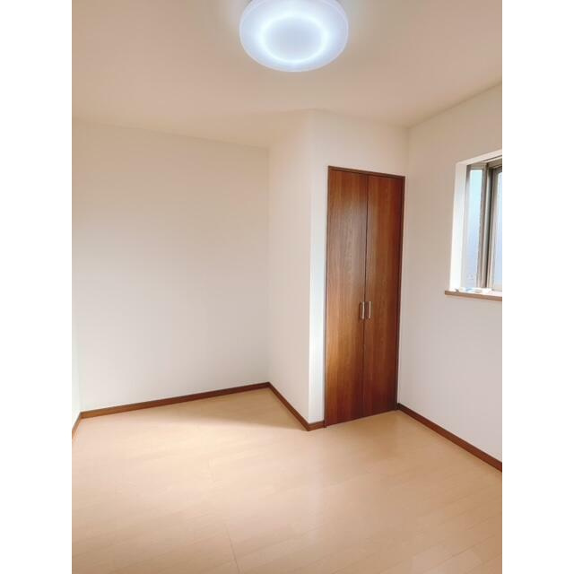 熊本市中央区出水７丁目の一戸建ての洋室