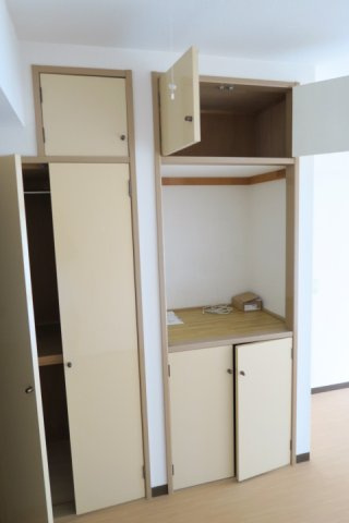 【バルコニー】 | 第13新英マンション