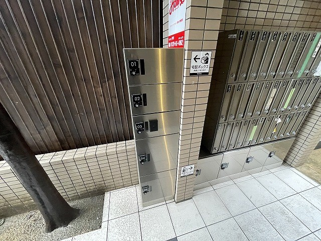リシェス二条のエントランス