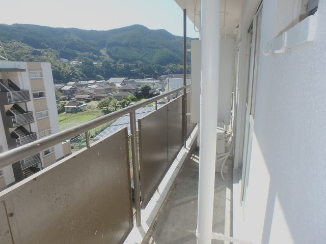 ヴィラナリー中辺路　2号棟のバルコニー
