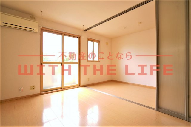 シャルムステージ【10，000円キャッシュバック対象物件】の居間・リビング|こちらのリビングで趣味の時間をお楽しみください