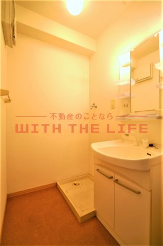 シャルムステージ【10，000円キャッシュバック対象物件】の洗面所|脱衣スペースもあります