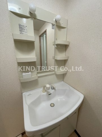 プレステージ天満の洗面所|ゆったりとスペースのある洗面所