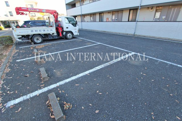 レオパレスＨＡＮＩＷＡの駐車場