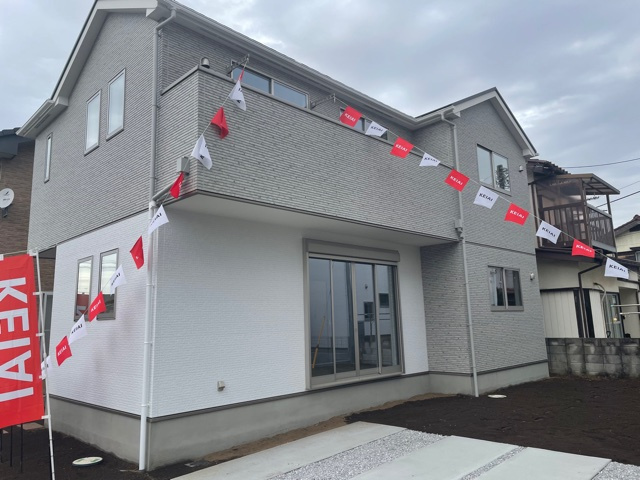 上里町神保原町19期（全1棟）1号棟の外観|ナチュラルで飽きの来ないデザインは流行に左右されない家の形です。外構も綺麗に仕上がっています(^▽^)/
