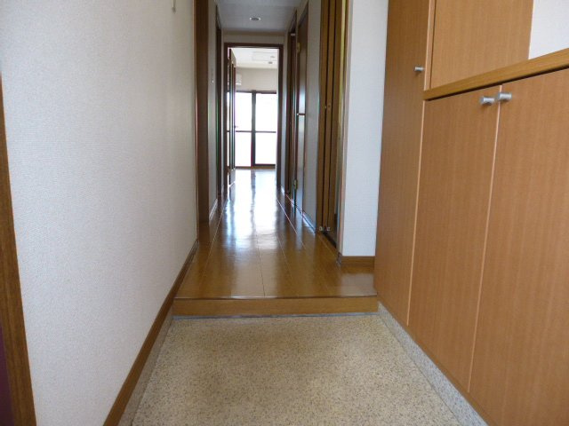 ジュン　サン　ライトの玄関