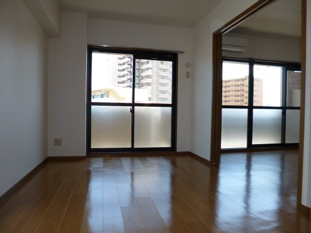 ジュン　サン　ライトの内装