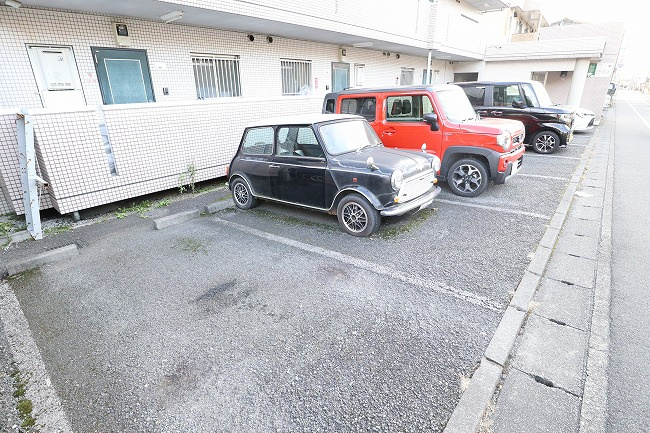 エクセルコートの駐車場