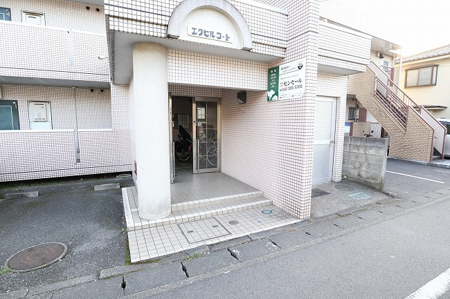 エクセルコートのエントランス