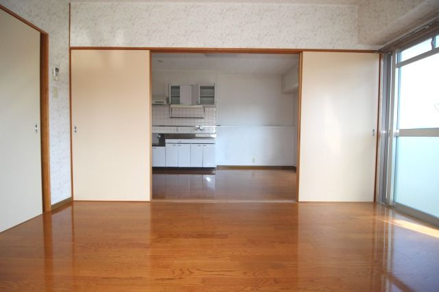 カインド中宝永の洋室|個人の部屋や寝室として使える洋室です
※お写真ですが反転の場合がございます