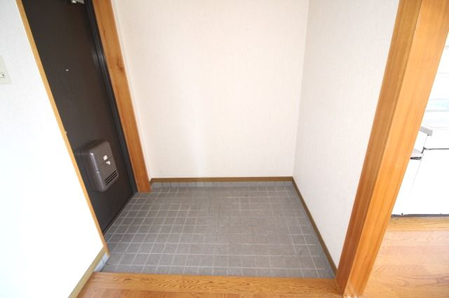 カインド中宝永の玄関|シンプルで使いやすい玄関です
※お写真ですが反転の場合がございます