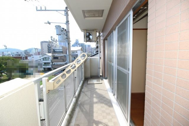 カインド中宝永のバルコニー|落ち着いた時間を過ごせるバルコニーです
※お写真ですが反転の場合がございます