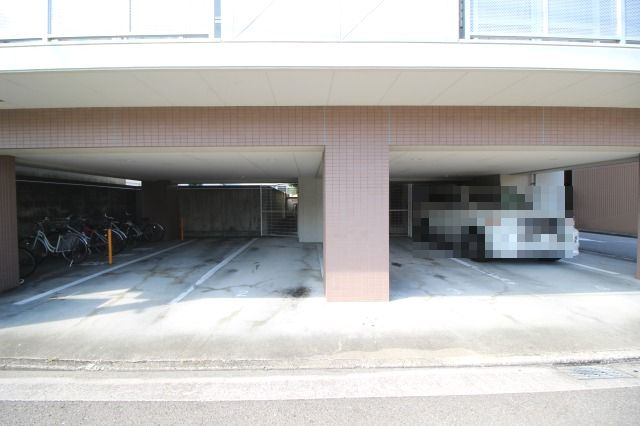 カインド中宝永の駐車場|駐車場に車を止められます