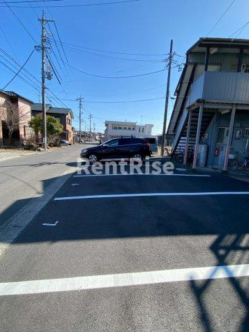 本熊荘の駐車場
