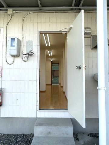 プリシェールKAWAIの玄関|事務所入り口