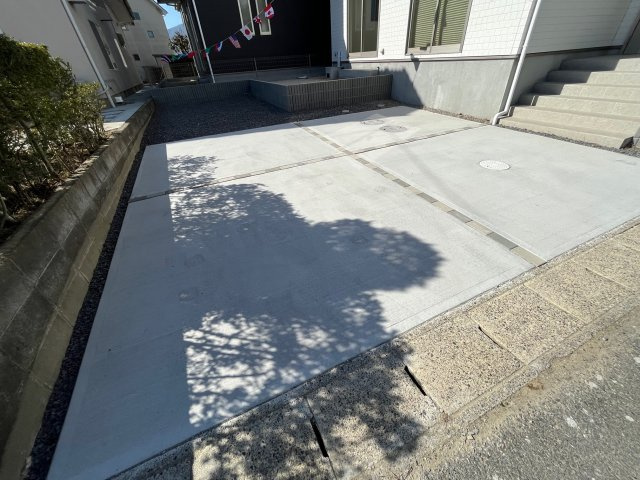 平中平窪２棟の駐車場|カースペースです。ご確認ください。