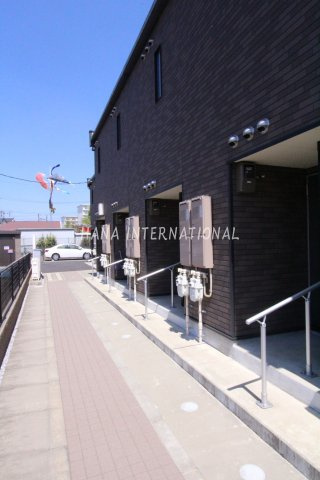 レオネクストブラウニー国立のエントランス