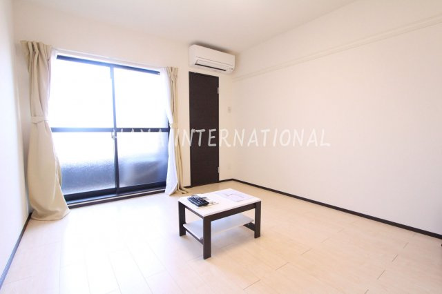 レオネクストブラウニー国立の居間・リビング|他部屋参照