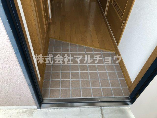 コーポラス・栄の玄関|明るい玄関です